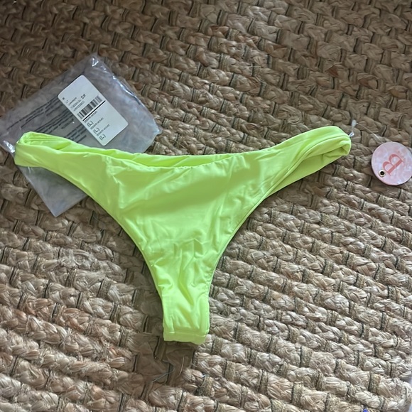 B. SWIM ❤️‍🔥 HAVANA BOTTOMS IN LIMELIGHT NWT SIZE LARGE - Picture 10 of 10
